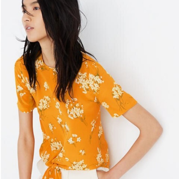 Madewell Tops - XS Madewell Silk Button-Back Tee